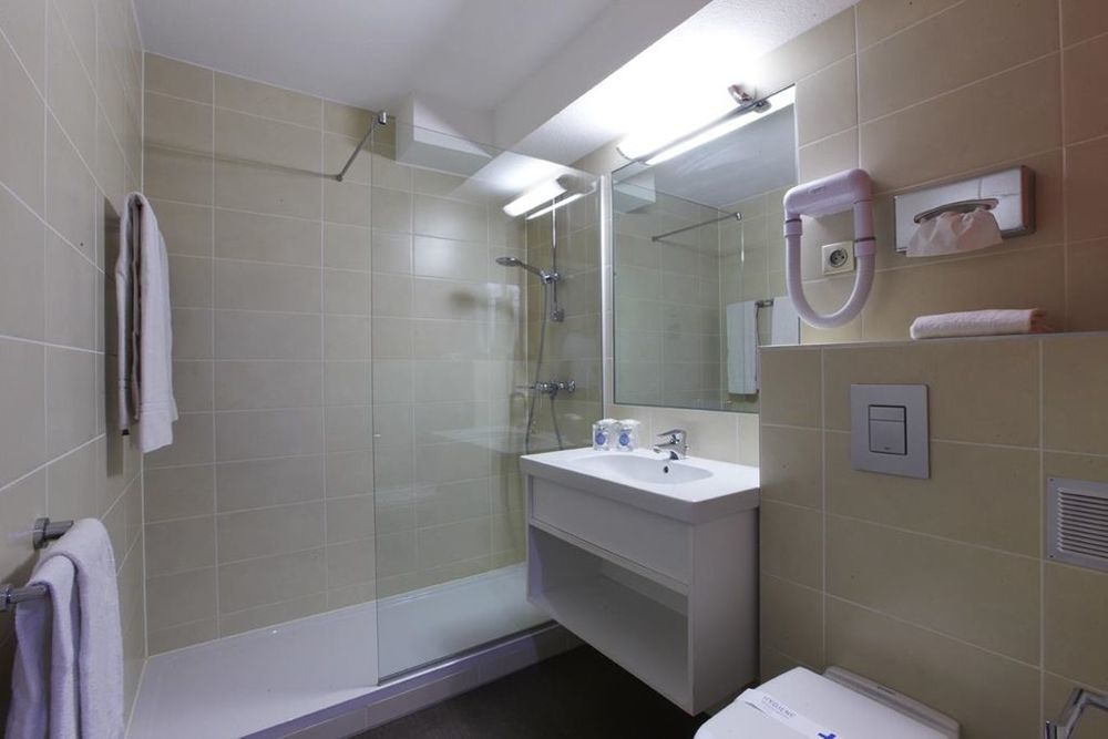 Kyriad Strasbourg Hotel Lingolsheim